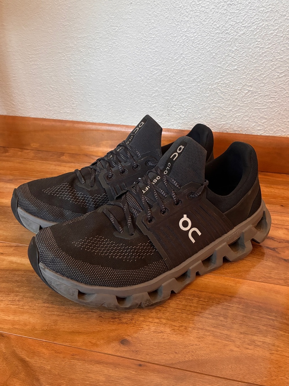 On Cloud Men’s Cloudswift 4 AD Athletic Running Shoes- black/gray- 11